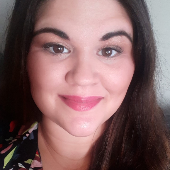 Meet your Posher, Julie - Picture 1 of 1